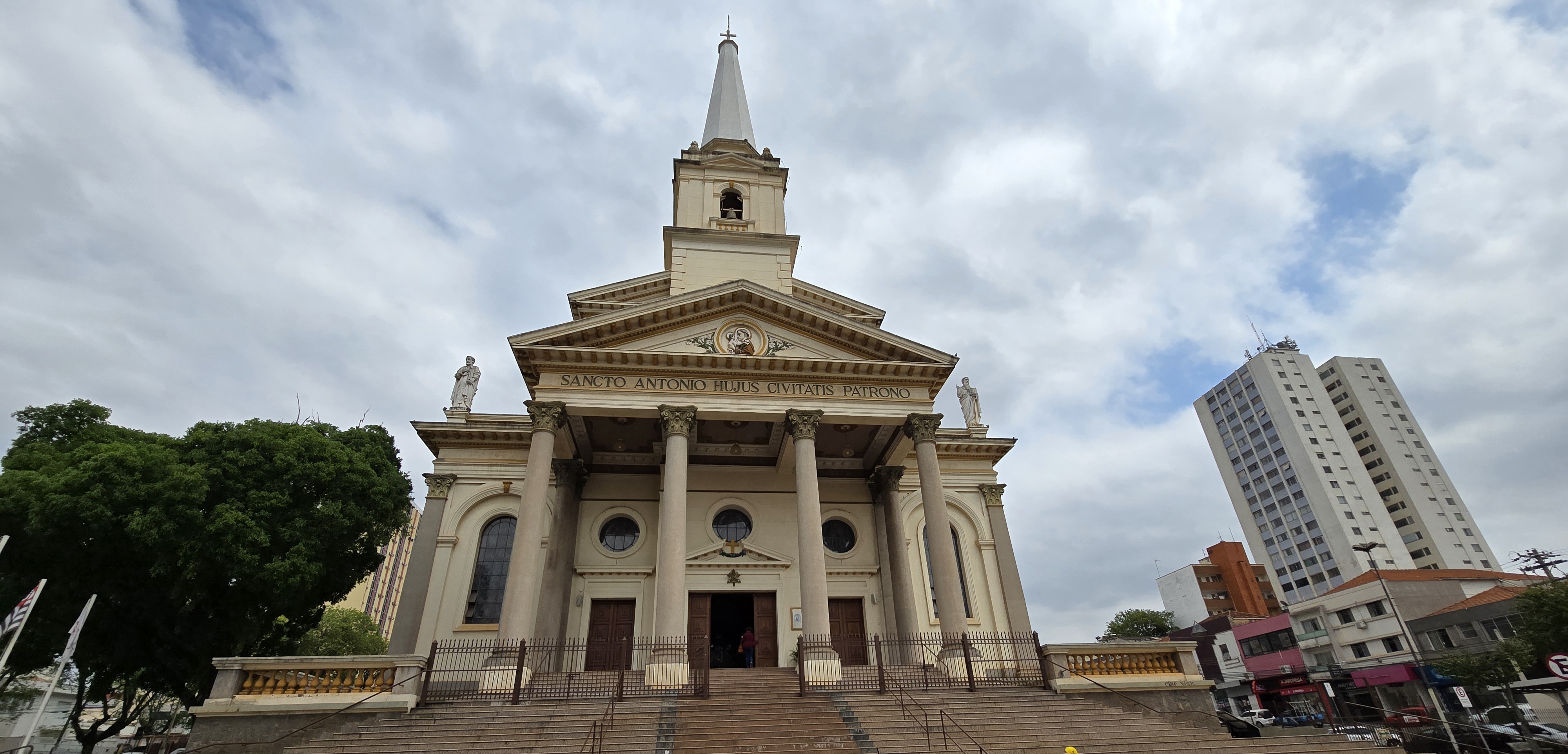 Exterior View 1