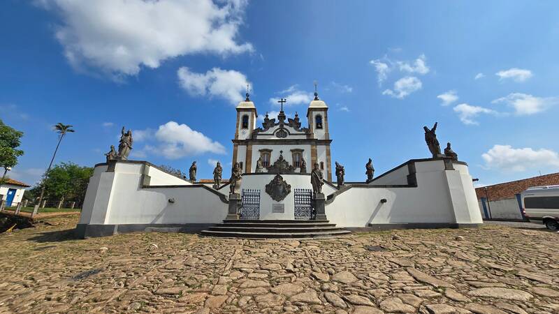 Fachada e Vista Externa: Basílica do Senhor Bom Jesus de Matosinhos, Congonhas (MG)