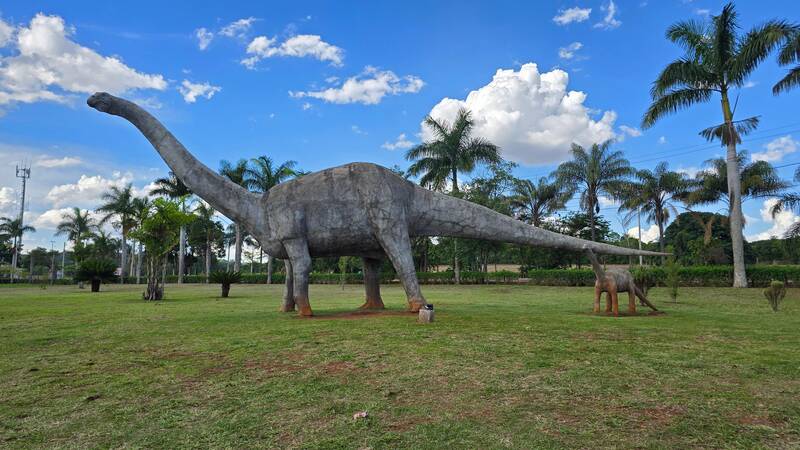 Imagem Museu Dinossauros Esculturas Externas (12)