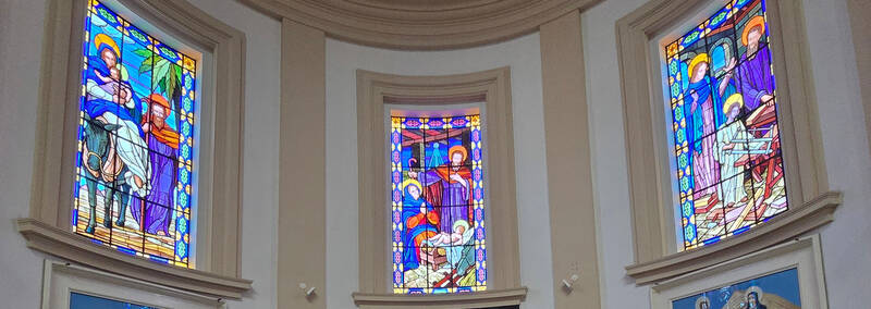 Imagem Igreja Matriz Bom Jesus Cana Verde Vitrais 1